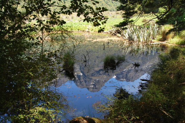 Spiegeling van een berg