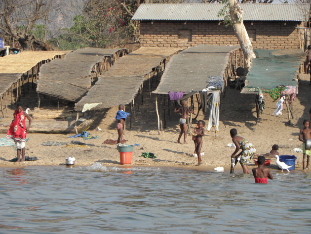 Oever Lake Malawi; Cape Maclear