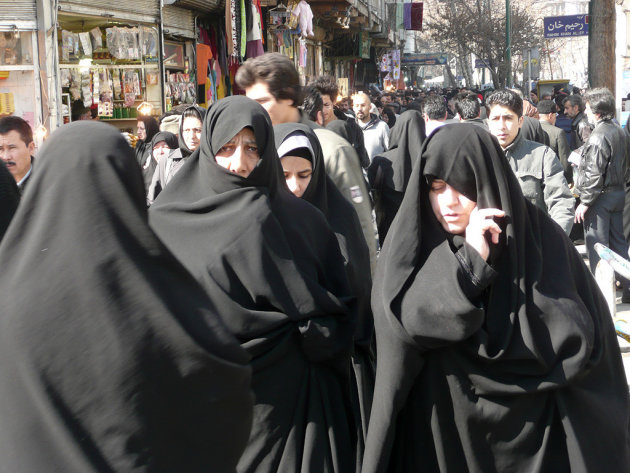 Typical street scene in Tehran