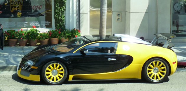 gele Bugatti.