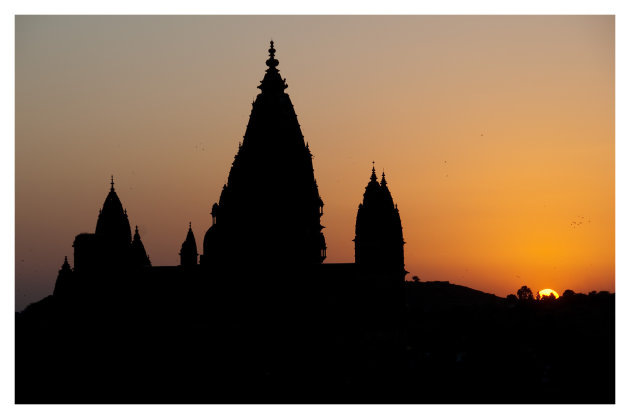 Zonsondergang op de Ram Raja temple