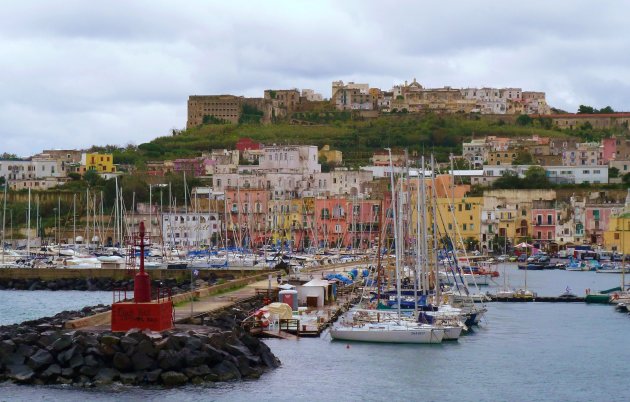 Procida haven en burcht