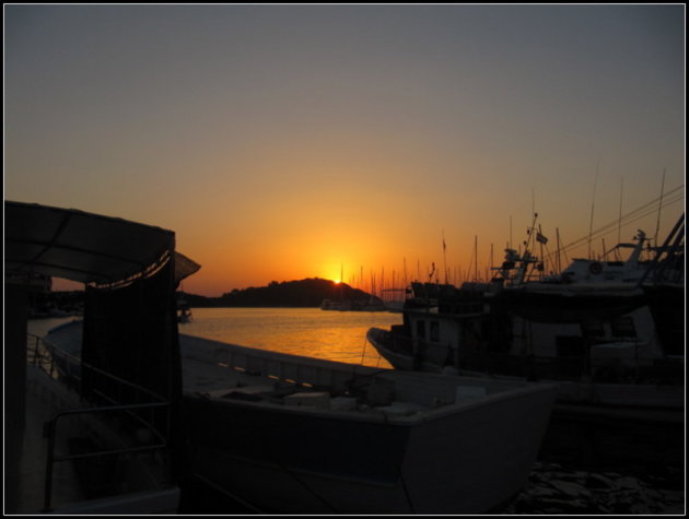 Zonsondergang bij de haven van Vrsar! 2012