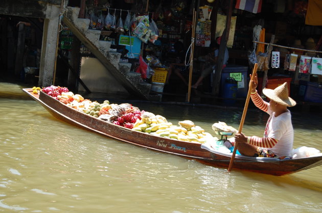 Floating market