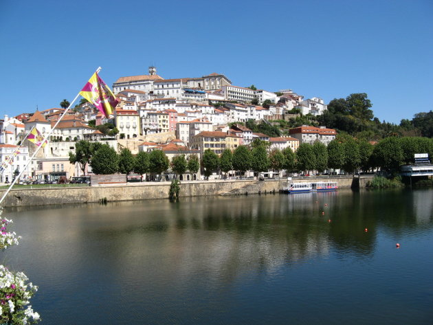 Coimbra Rio Mondego en panorama universiteit