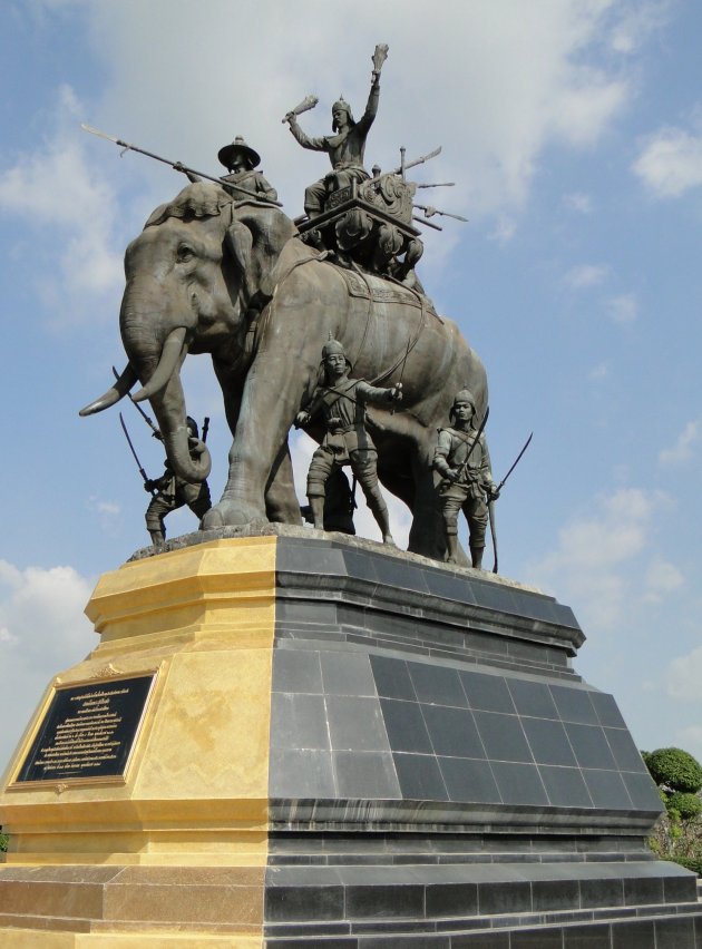 memorial of Queen Suriyothai