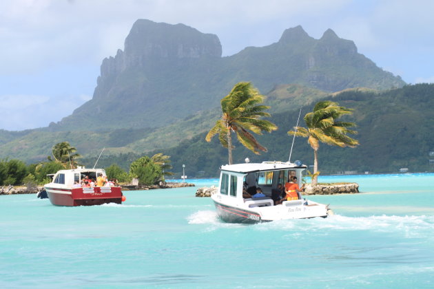 Bora Bora vluchthaven ophaalservice met boten