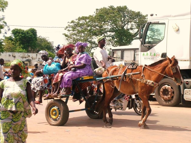 Met paard en wagen