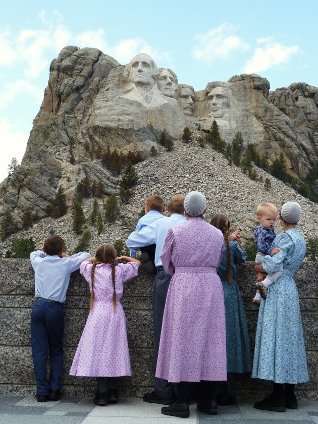 Amish-familie bij Mount Rushmore
