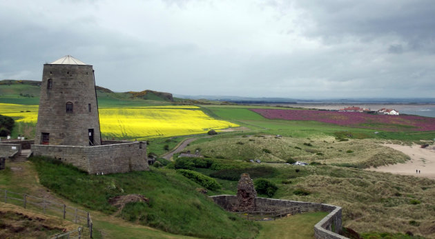 Vanaf de muur  van Bamburgh Castle