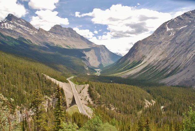 Sunwapta Pass