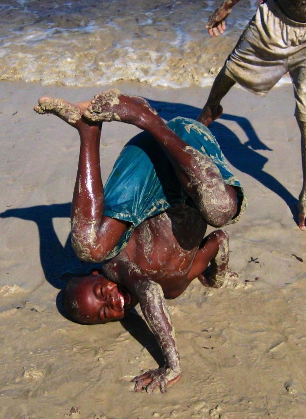 Break Dancing Malagassi jongen