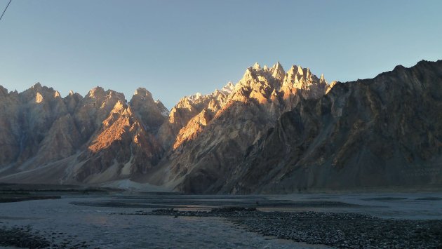 Passu peaks