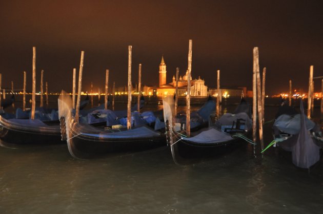 Gondola's by night
