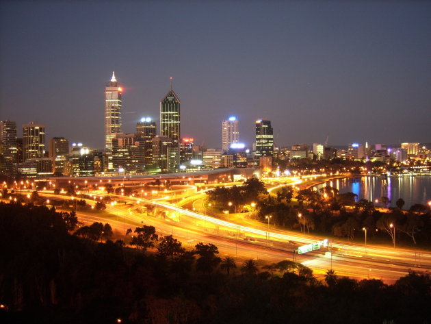 Uitzicht over Perth en de Swan River