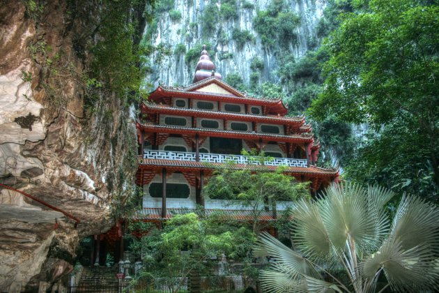 Sam Poh Tong Cave