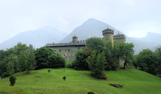  Castello di Fenis