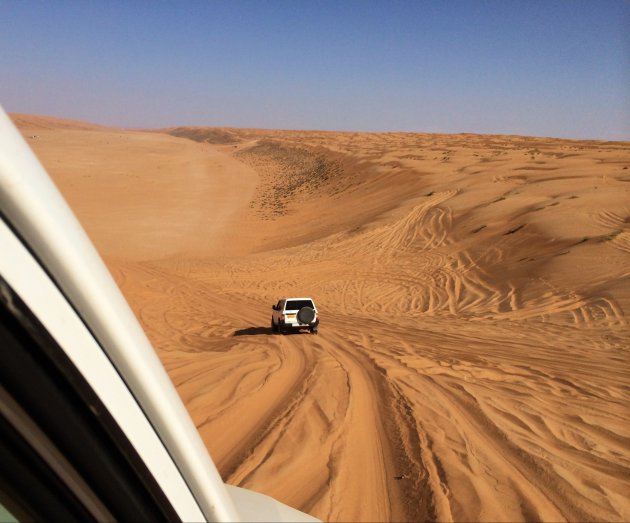 Met 4x4 door de woestijn in Oman