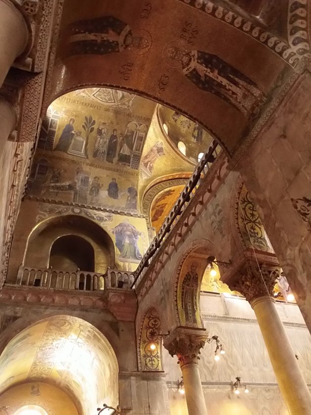 San Marco Basiliek - binnenzijde