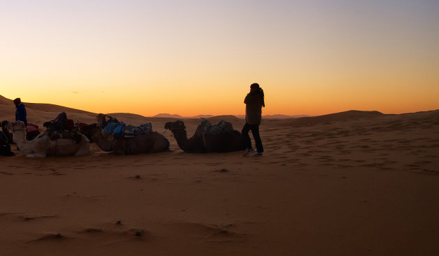 Zons ondergang in de zand duinen van Erg Chebbi 