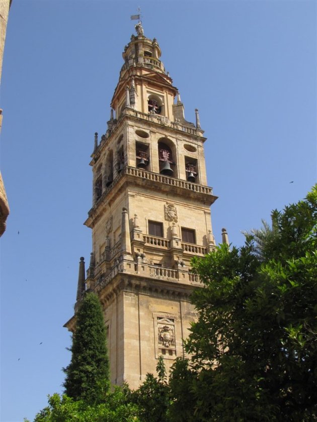 De toren van de Mezquita