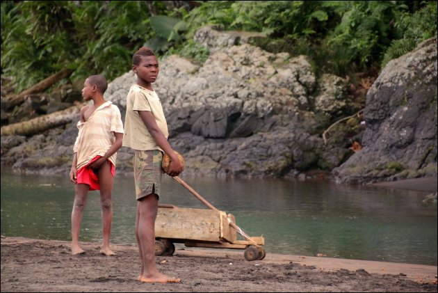 vervoer en spel op Sao Tomé