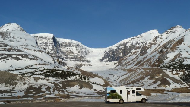 Kamperen onder Dome Glacier