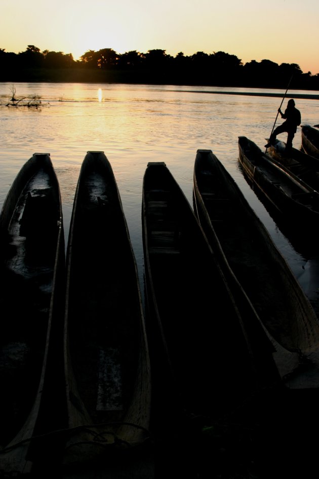 Sunset boats