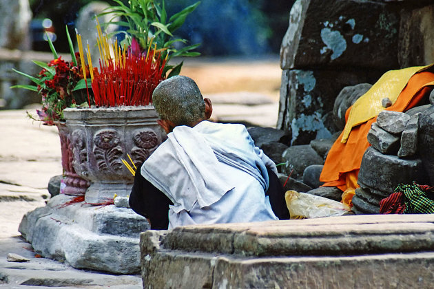 Wierook branden bij Angkor Wat