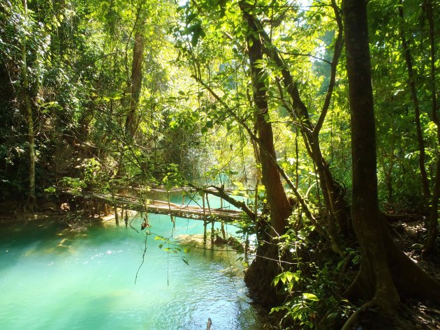 Gammele brug in Laos