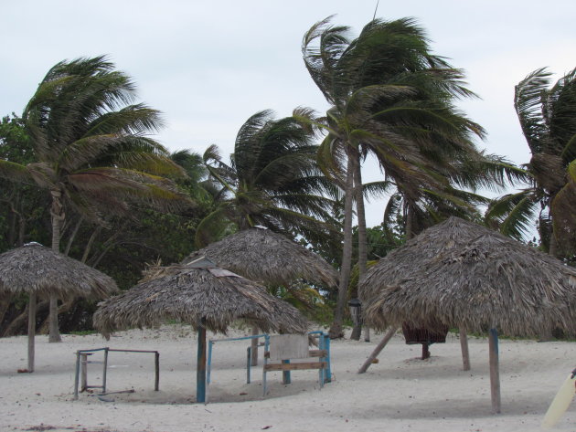 verlaten strand