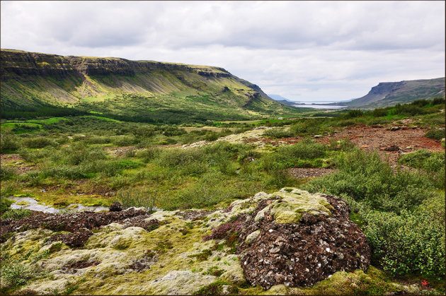 Zicht op de Hvalfjordur