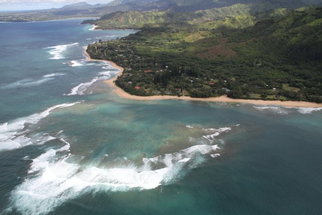 Tunnels Beach vanuit helikopter