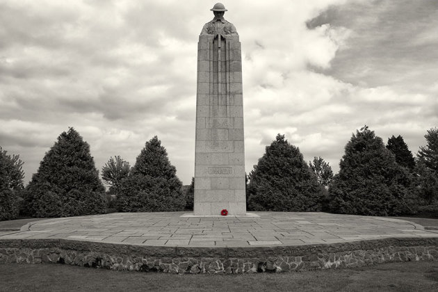 Canadees Monument