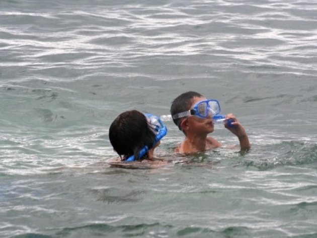 Snorkelende kinderen