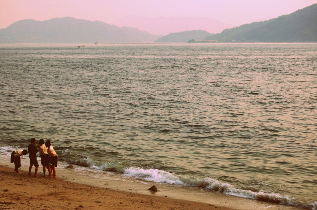 Op het strand van Hiroshima