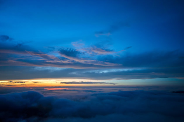 Boven de wolken