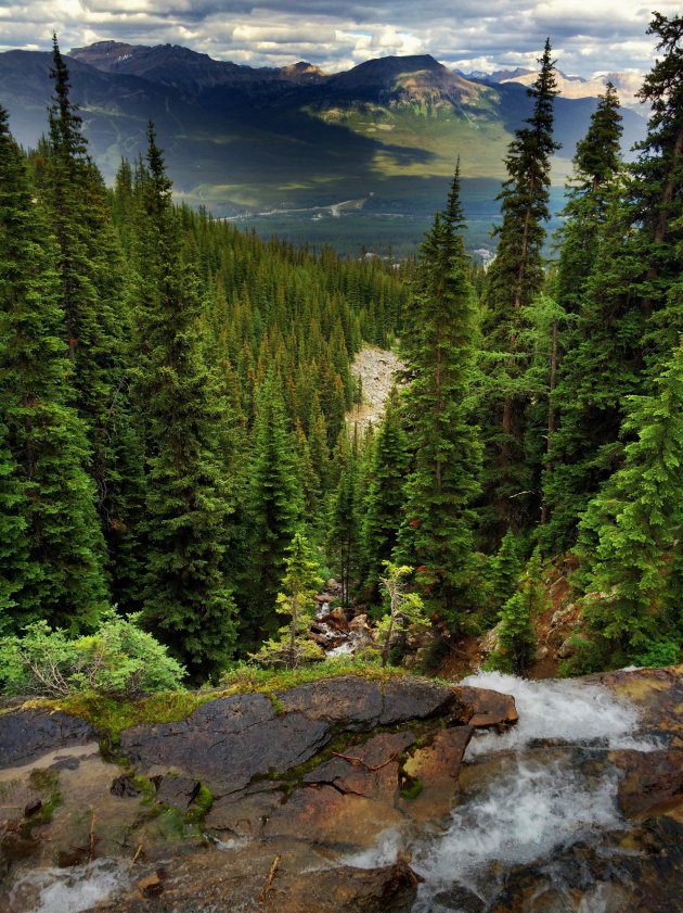 Bovenaan de waterval