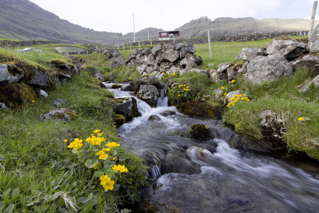 Een waterval bij Vidareidi