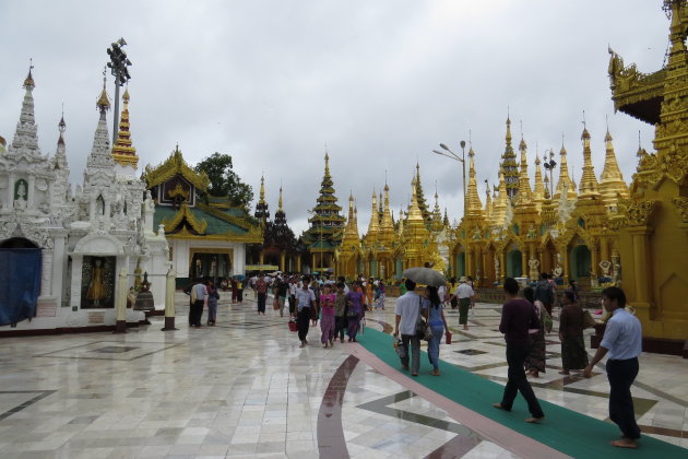 rondom de Swedagon pagode