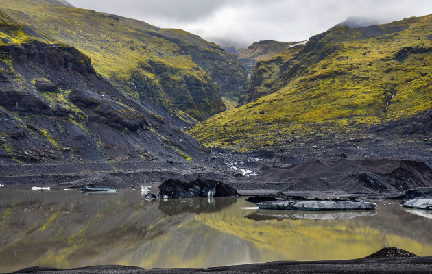 Het gletsjermeer van Sólheimajökull