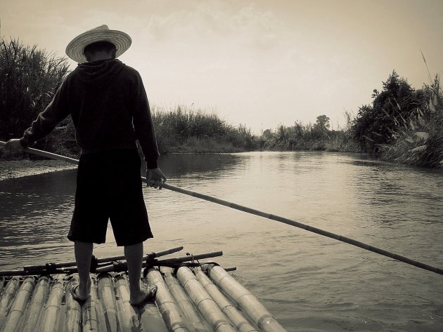 Bamboevlot-Varen in Noord-Thailand