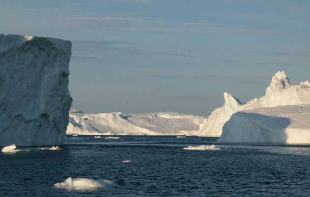 Middernachtzon in de IJsfjord