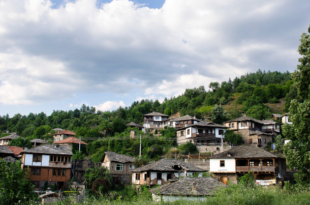 Het dorp Leshten