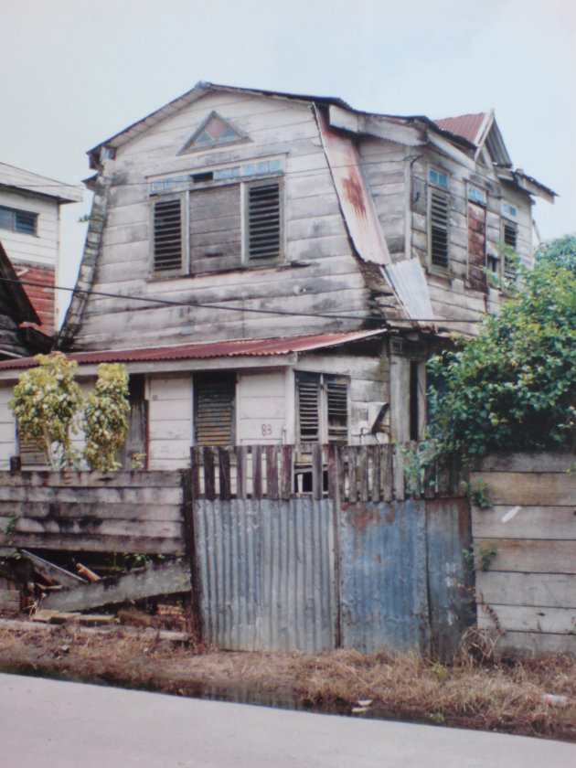 2001-2002 Kostersstraat in Paramaribo.