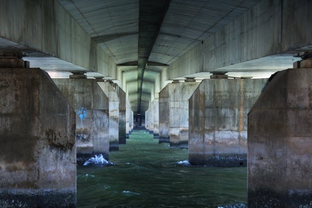 Onder de brug