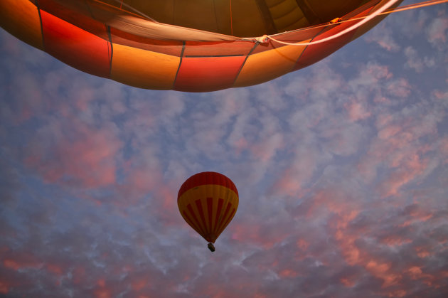 Zonsopkomst in een heteluchtballon