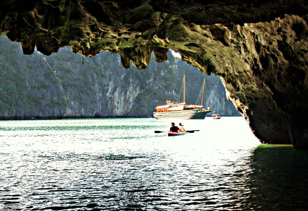 Halong Bay per kano