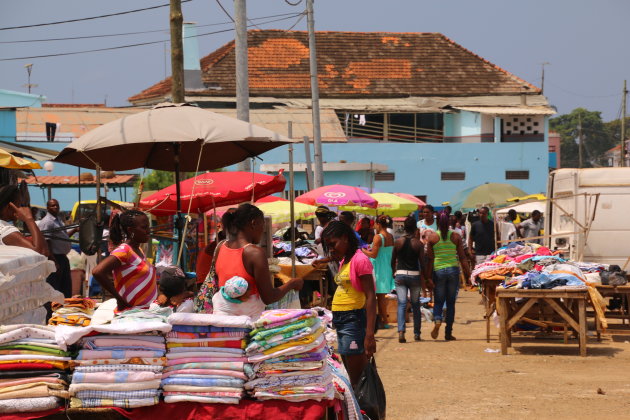 markt in Sao Tomë stad