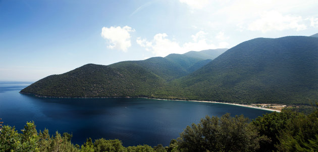 Uitzicht op Antisamos Beach